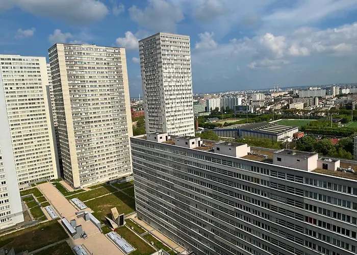 Studio With Panoramic View: Live In Peace!